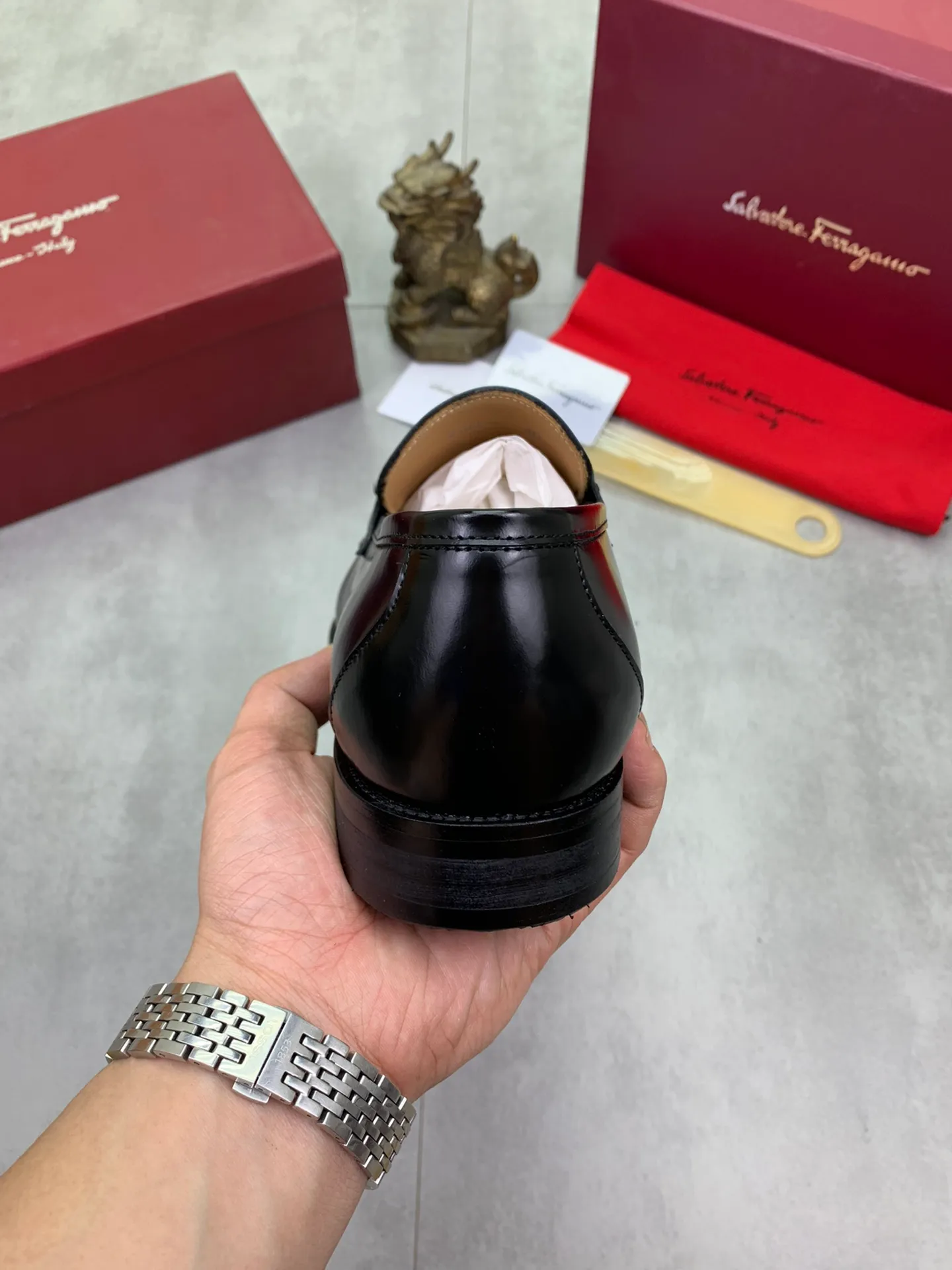 Men's men's shoes💰P460💰[New model]🆘 Water-dyed cow lining [Ferragamo] Ferragamo's latest men's over-the-foot business leather shoes🇨🇳Official website original 1:1 molding💯The first layer is made of Italian imported calfskin➕Luxurious genuine cowhide lining, soft and comfortable🌴High-end atmosphere, the first choice for high-grade men🍍38-45 Black Brown🉑️Select